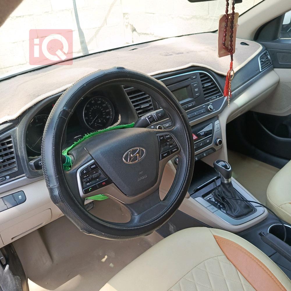 هیوندای ئەلەنترا